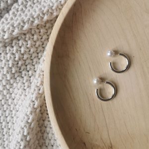Sæt: Hoop + Pearl Round (Silver Colour)
