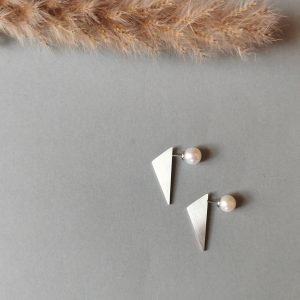 Sæt: 3D Triangle + Pearl Round (Silver Colour/White)