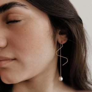 Wire 05 & Round Freshwater Pearl