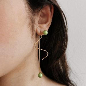 Wire 05, Sphere Stud & Grass Green Pearls