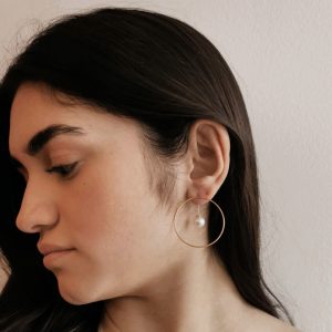 Wire 01 & Round Freshwater Pearl