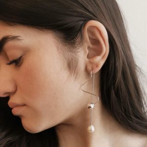 Wire 05 Silver Colour w/ Sphere and Freshwater Pearl