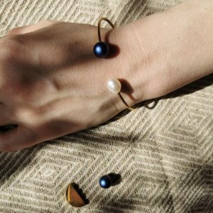 Sæt: Bracelet w. 4 end pieces (Gold colour/White/Royal Blue)